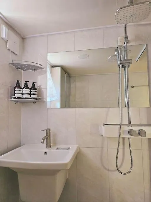 Oasis Apartment Seoul